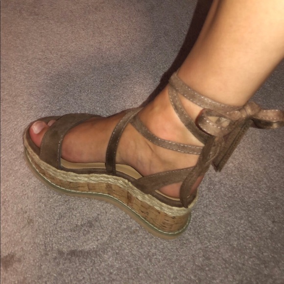 Sandals - Picture 7 of 7